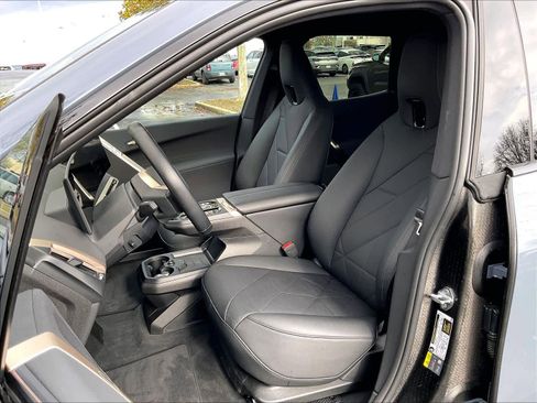 Used 2025 BMW iX xDrive50 image 26