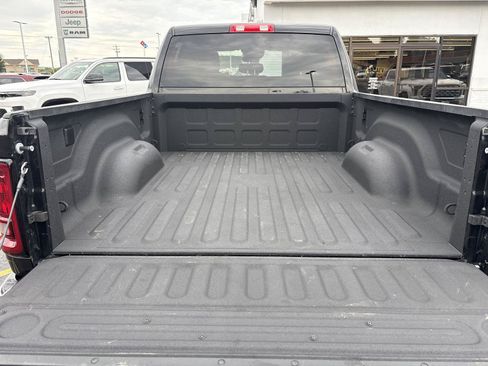 Used 2025 RAM 2500 Big Horn AWD/4WD image 11