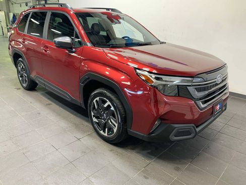 Used 2025 Subaru Forester Limited AWD/4WD image 2