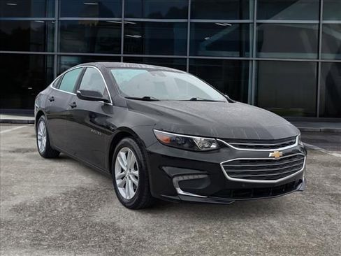 Used 2018 Chevrolet Malibu LT w/ Driver Confidence Package image 1
