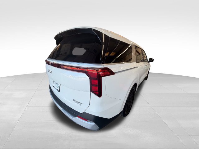 Used 2025 Kia Carnival FWD image 5