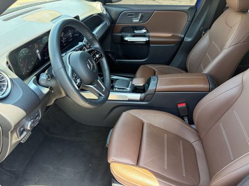 Used 2022 Mercedes-Benz GLB 250 image 11