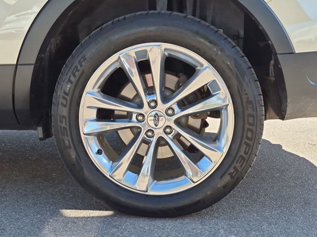 Used 2018 Ford Explorer XLT w/ Equipment Group 202A AWD/4WD image 26