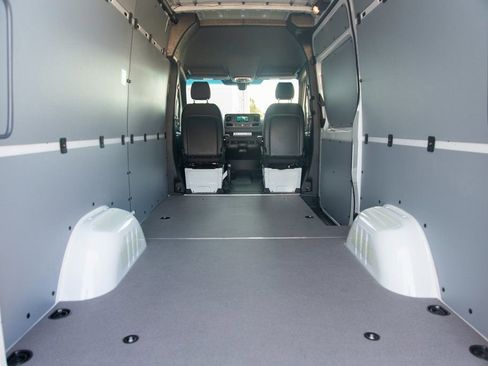 Used 2024 Mercedes-Benz Sprinter 144 Cargo image 33