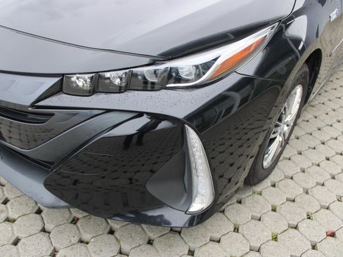 Used 2021 Toyota Prius Prime LE image 11