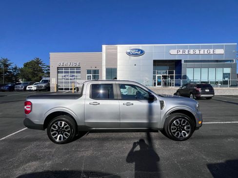 Used 2024 Ford Maverick Lariat AWD/4WD image 8