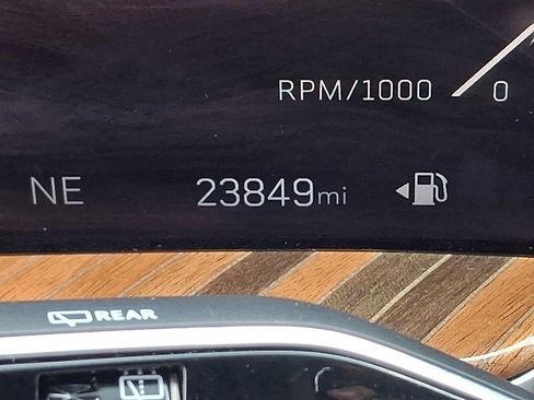Certified 2025 Cadillac Escalade Sport Platinum w/ LPO, Floor Liner Package AWD/4WD image 23