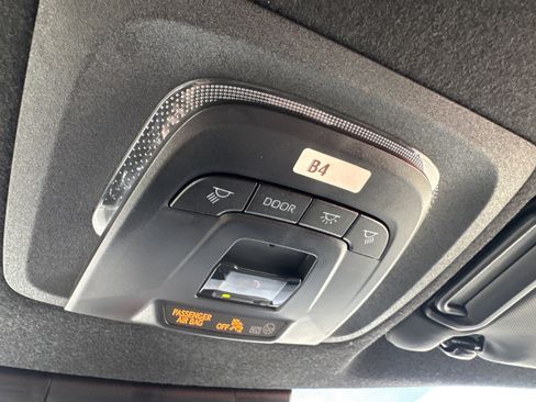 Certified 2025 Toyota Corolla Cross Hybrid Nightshade image 31