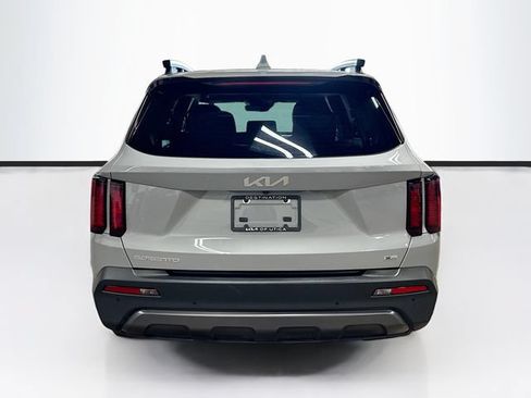 Used 2023 Kia Sorento S w/ Panoramic Sunroof Package AWD/4WD image 6