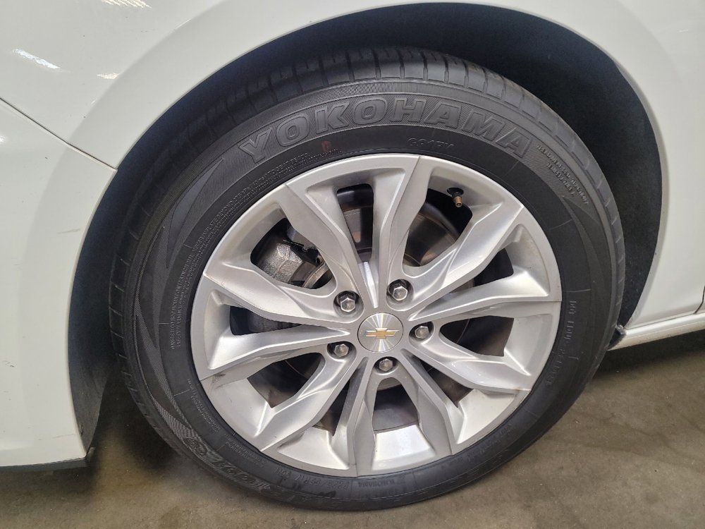 Used 2023 Chevrolet Malibu LT FWD image 31