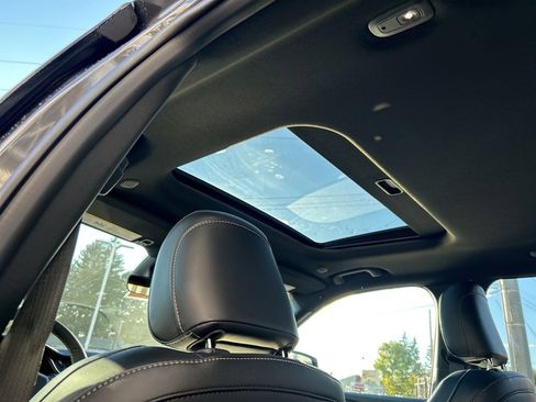 New 2025 Jeep Grand Cherokee image 17