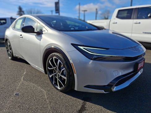 New 2026 Toyota Prius Plug-In Hybrid image 2