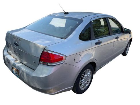 Used 2011 Ford Focus SE w/ 201A Rapid Spec Order Code FWD image 5