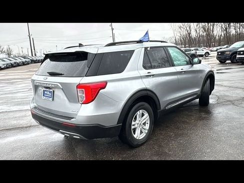 Certified 2023 Ford Explorer XLT w/ Equipment Group 202A AWD/4WD image 4
