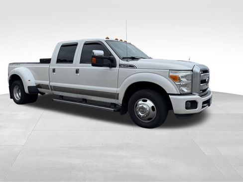 Used 2016 Ford F350 Platinum RWD image 2