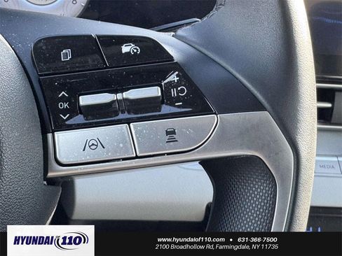 Used 2025 Hyundai Elantra Limited image 17