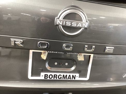 Used 2022 Nissan Rogue S image 31