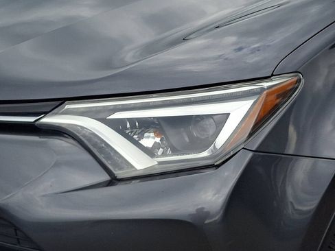 Used 2017 Toyota RAV4 Limited AWD/4WD image 9