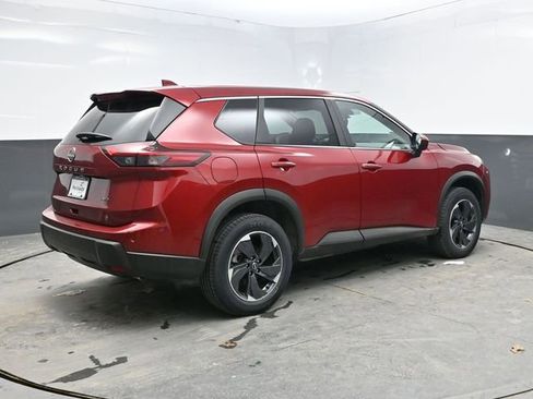 Used 2025 Nissan Rogue SV image 7