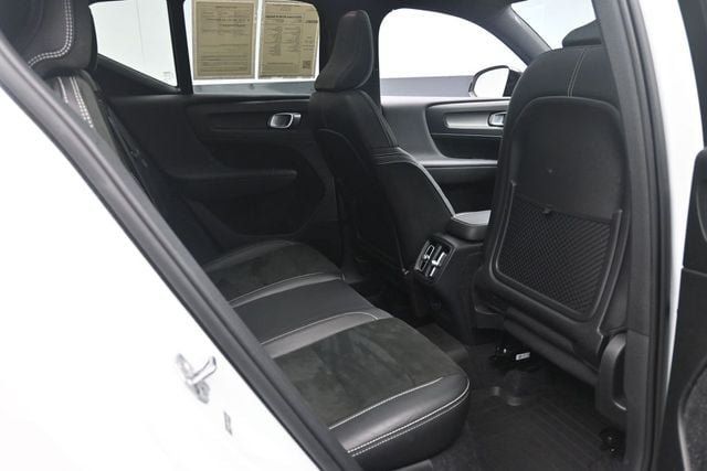 Used 2020 Volvo XC40 T5 R-Design w/ Protection Package AWD/4WD image 25