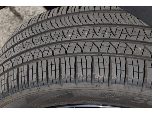 Certified 2025 Volvo XC40 B5 Ultra w/ Protection Package Premier image 12