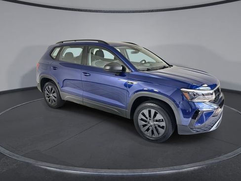 Used 2024 Volkswagen Taos S FWD image 2