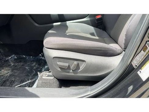 Certified 2025 Toyota Highlander LE FWD image 18