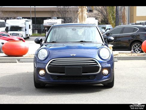 Used 2015 MINI Cooper 4-Door Hardtop w/ Premium Package FWD image 2