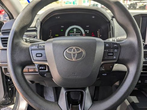 Used 2025 Toyota Camry LE FWD image 16