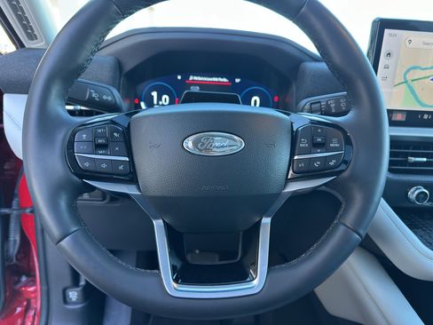 Used 2025 Ford Explorer Platinum w/ Ultimate Package image 14