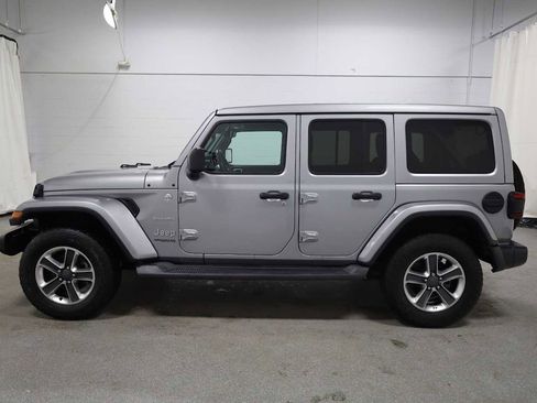 Used 2019 Jeep Wrangler Unlimited Sahara image 2