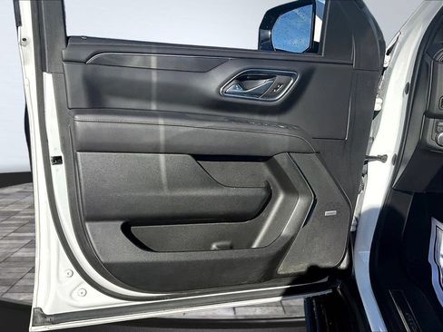 Used 2023 GMC Yukon XL AT4 w/ AT4 Premium Package AWD/4WD image 22