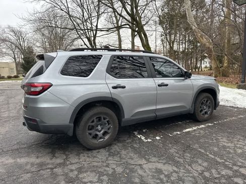 Used 2024 Honda Pilot TrailSport image 13