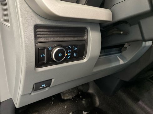 New 2026 Ford F250 XL w/ XL Chrome Package image 11