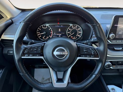 Used 2023 Nissan Altima 2.5 SR image 14