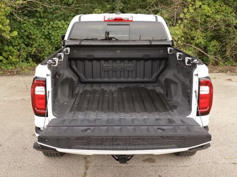 Used 2024 GMC Canyon AT4 w/ Technology Package AWD/4WD image 29