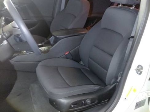 Used 2021 Chevrolet Malibu LT FWD image 5