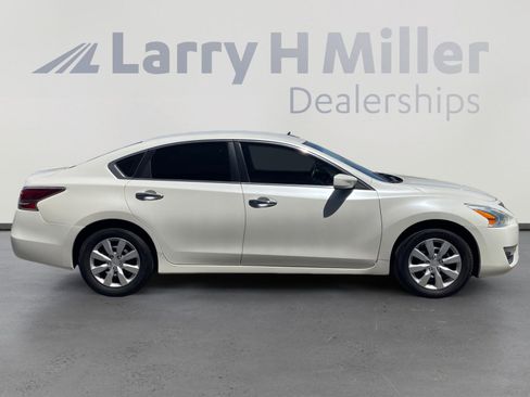 Used 2015 Nissan Altima 2.5 S w/ Power Driver Seat Package FWD image 6