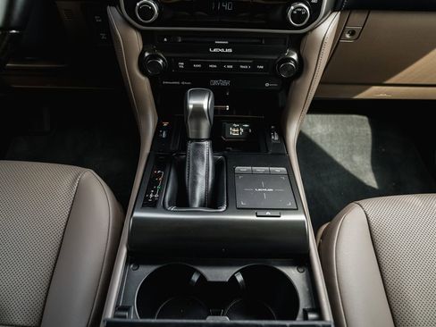 Used 2023 Lexus GX 460 Premium image 24