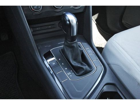 Used 2021 Volkswagen Tiguan S image 32