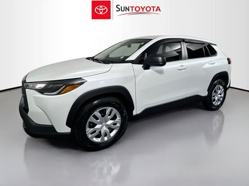 Used 2025 Toyota Corolla Cross L image 9