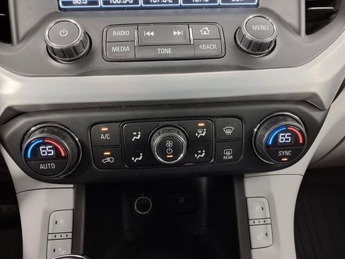 Used 2018 GMC Acadia SLT image 19