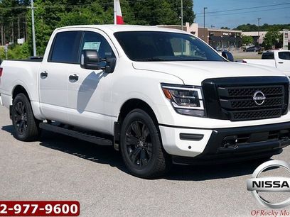 New 2023 Nissan Titan SV w/ SV Convenience Package