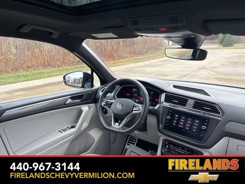 Used 2023 Volkswagen Tiguan SE R-Line image 40