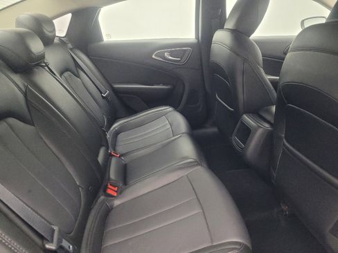 Used 2017 Chrysler 200 Limited Platinum image 19