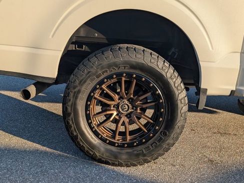 Used 2023 Ford F150 Lariat w/ Equipment Group 502A High image 17