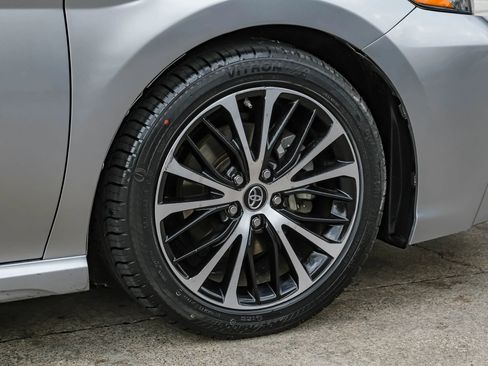 Used 2018 Toyota Camry SE FWD image 46