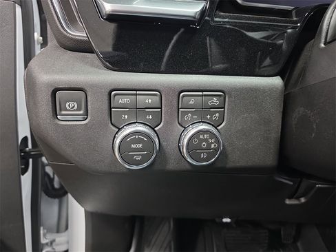 New 2026 GMC Sierra 2500 SLT w/ SLT Premium Package image 25