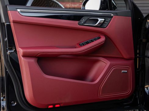 New 2026 Porsche Macan image 20