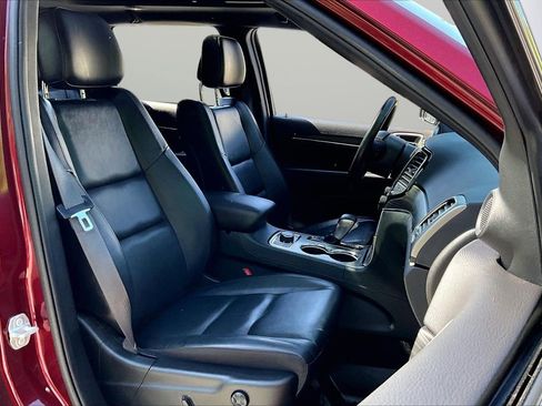 Used 2022 Jeep Grand Cherokee Limited w/ Trailer Tow Group IV image 24